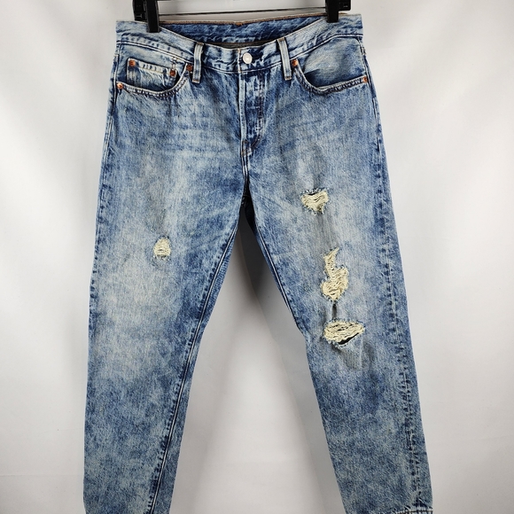 Levi's Jeans Womens 501 CT Button Fly Distressed Blue Denim Mid Rise Size 32x28 - Picture 1 of 13